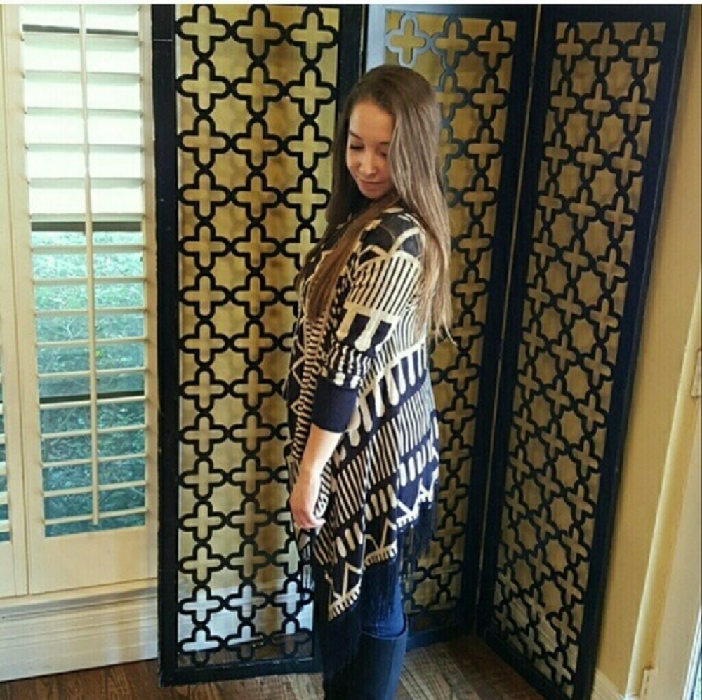 BLACK CREAM AZTEC TRIBAL LONG‎ SLEEVE SWEATER CARDIGAN WITH FRINGE - Picture 5 of 5